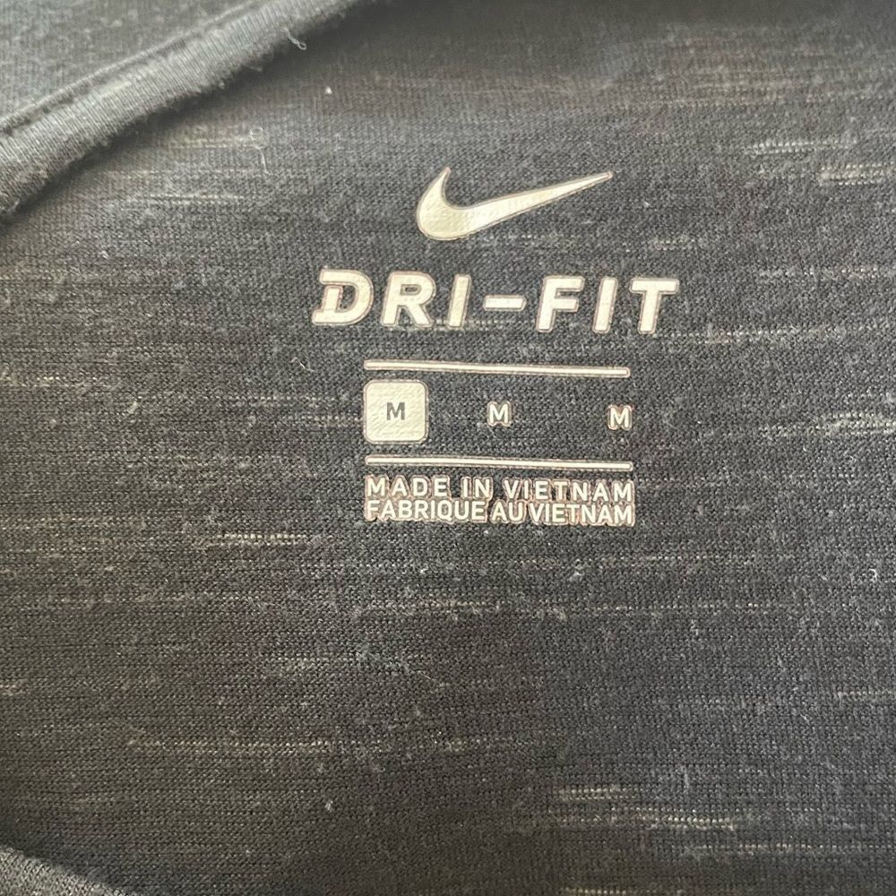 ⭐️3 For $10⭐️ Nike Dri Fit Tank - Picture 2 of 6